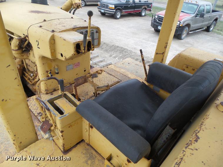 image for item DZ9319 1973 Caterpillar D8H crawler tractor