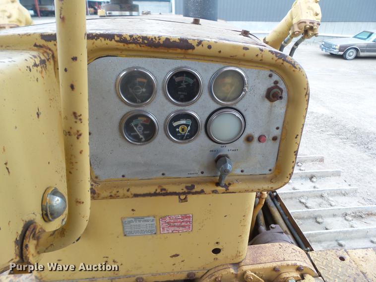 image for item DZ9319 1973 Caterpillar D8H crawler tractor