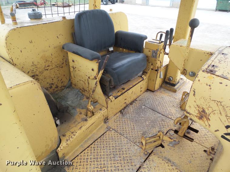 image for item DZ9319 1973 Caterpillar D8H crawler tractor