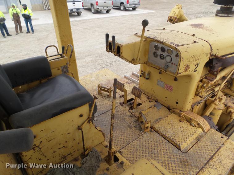 image for item DZ9319 1973 Caterpillar D8H crawler tractor