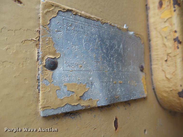 image for item DZ9319 1973 Caterpillar D8H crawler tractor