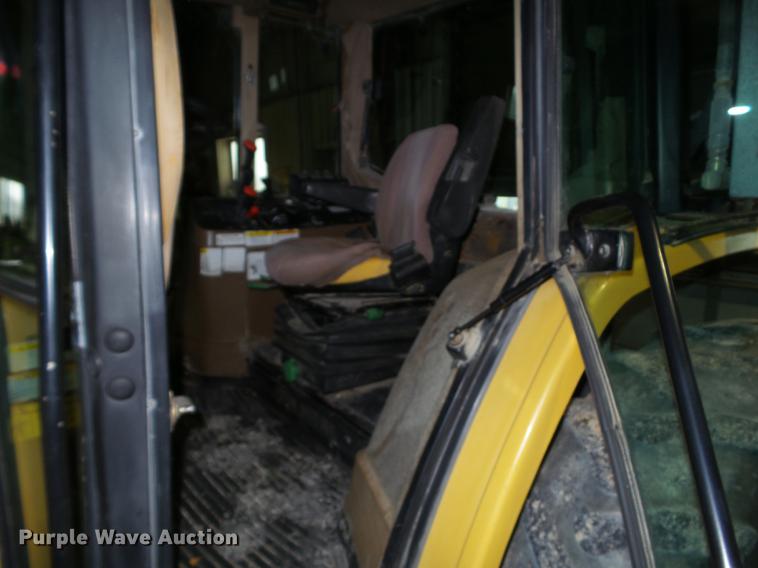 image for item DZ9322 1996 John Deere 6400 tractor