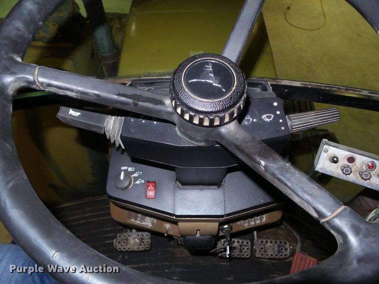 image for item DZ9322 1996 John Deere 6400 tractor