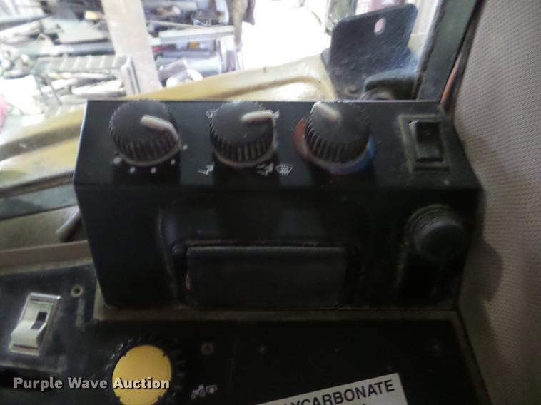 image for item DZ9322 1996 John Deere 6400 tractor