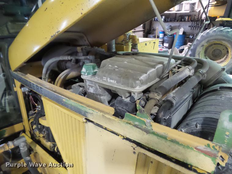 image for item DZ9322 1996 John Deere 6400 tractor