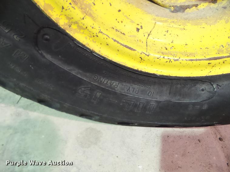 image for item DZ9322 1996 John Deere 6400 tractor