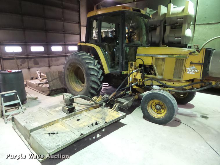 image for item DZ9323 1996 John Deere 6400 tractor