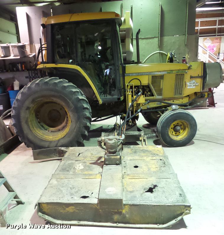 image for item DZ9323 1996 John Deere 6400 tractor