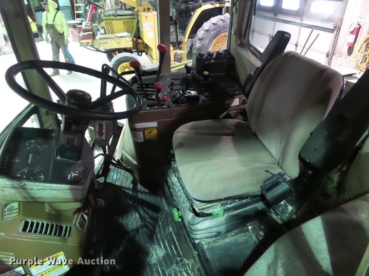 image for item DZ9323 1996 John Deere 6400 tractor