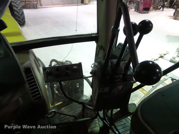 image for item DZ9323 1996 John Deere 6400 tractor