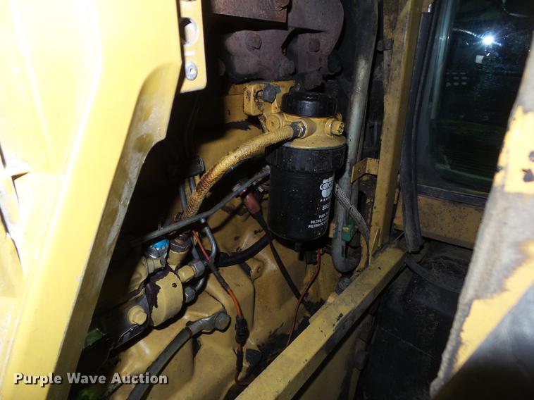 image for item DZ9323 1996 John Deere 6400 tractor