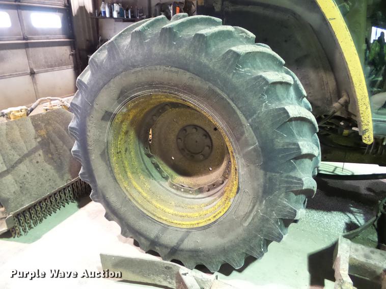 image for item DZ9323 1996 John Deere 6400 tractor