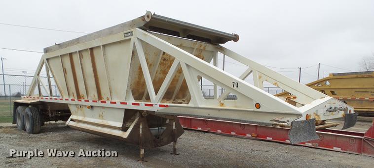 image for item DZ9324 2006 Trail King bottom dump trailer