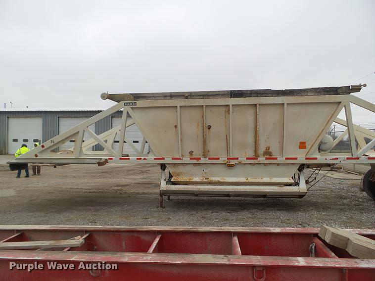 image for item DZ9324 2006 Trail King bottom dump trailer