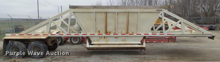 image for item DZ9324 2006 Trail King bottom dump trailer