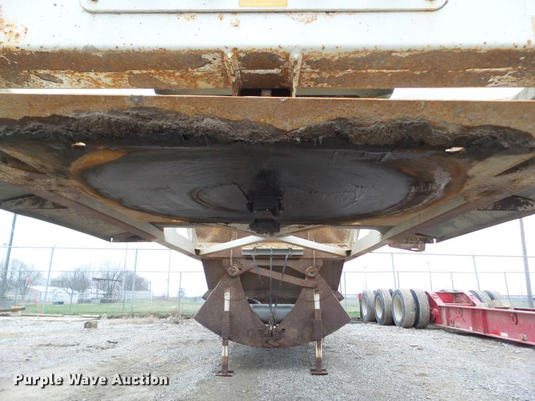 image for item DZ9324 2006 Trail King bottom dump trailer