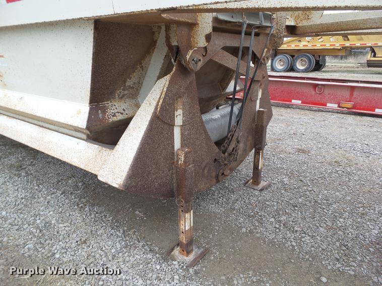 image for item DZ9324 2006 Trail King bottom dump trailer