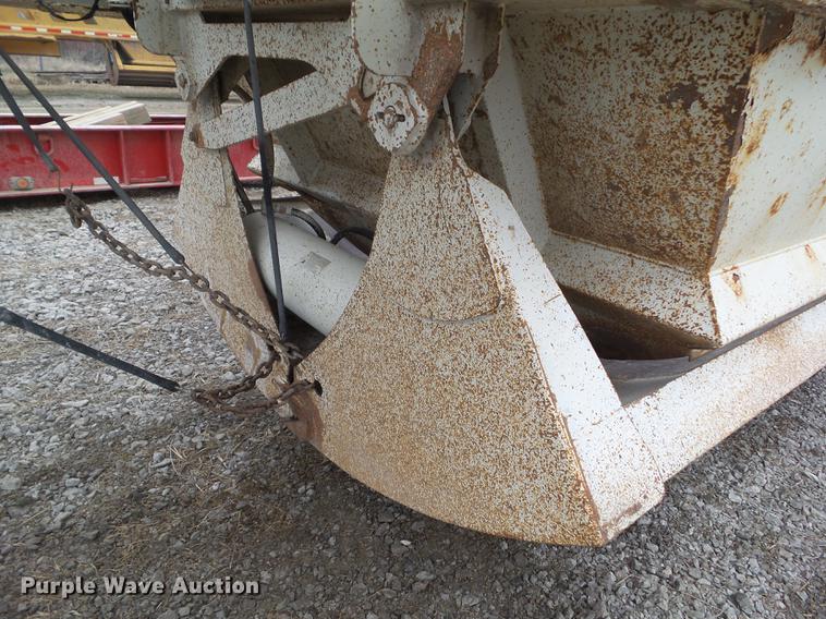 image for item DZ9324 2006 Trail King bottom dump trailer