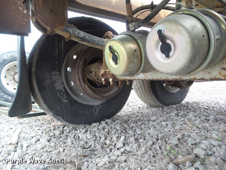 image for item DZ9324 2006 Trail King bottom dump trailer