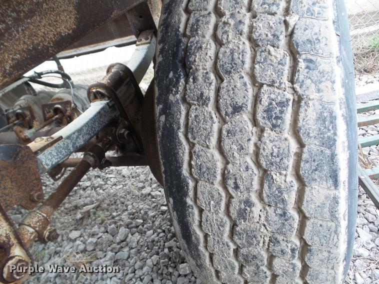 image for item DZ9324 2006 Trail King bottom dump trailer