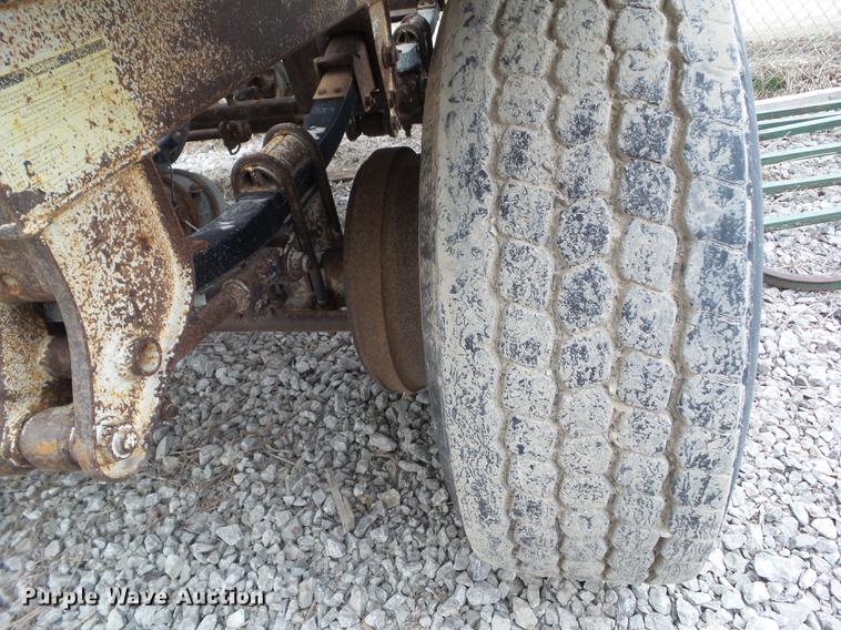 image for item DZ9324 2006 Trail King bottom dump trailer