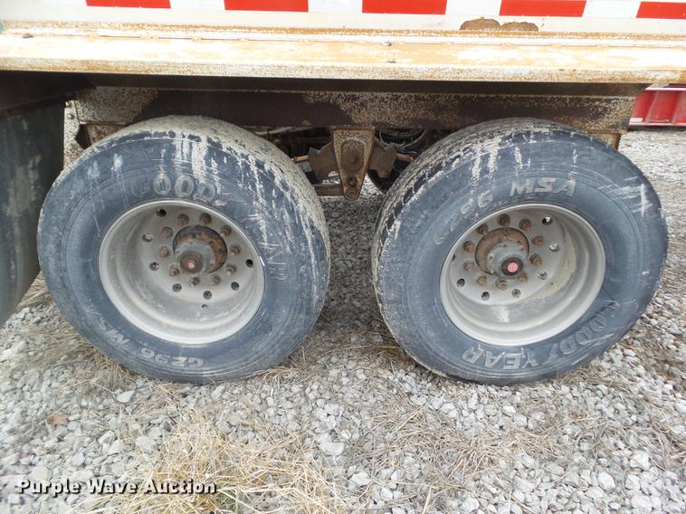 image for item DZ9324 2006 Trail King bottom dump trailer