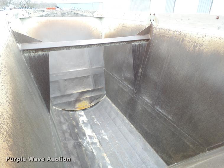 image for item DZ9324 2006 Trail King bottom dump trailer
