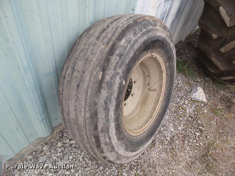 image for item DZ9326 (2) tires