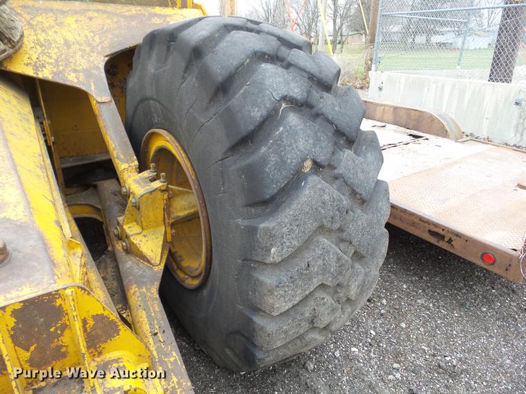 image for item DZ9327 1972 Caterpillar 435F scraper