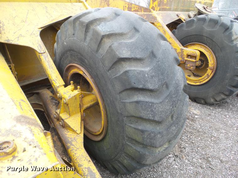image for item DZ9328 Caterpillar 435F scraper