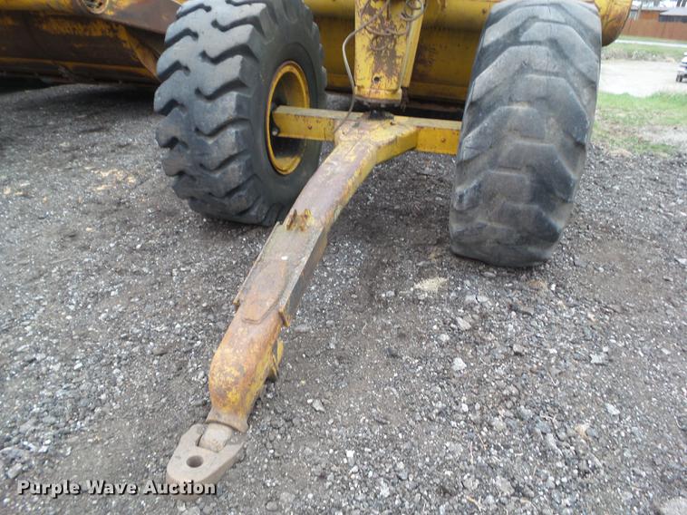 image for item DZ9328 Caterpillar 435F scraper