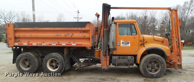 image for item DZ9330 1994 International 4900 dump truck