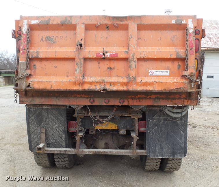 image for item DZ9330 1994 International 4900 dump truck