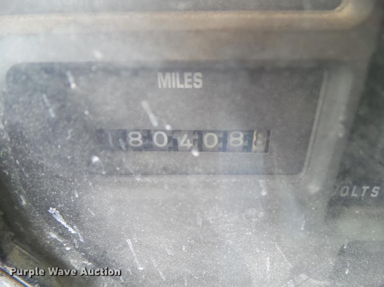 image for item DZ9330 1994 International 4900 dump truck