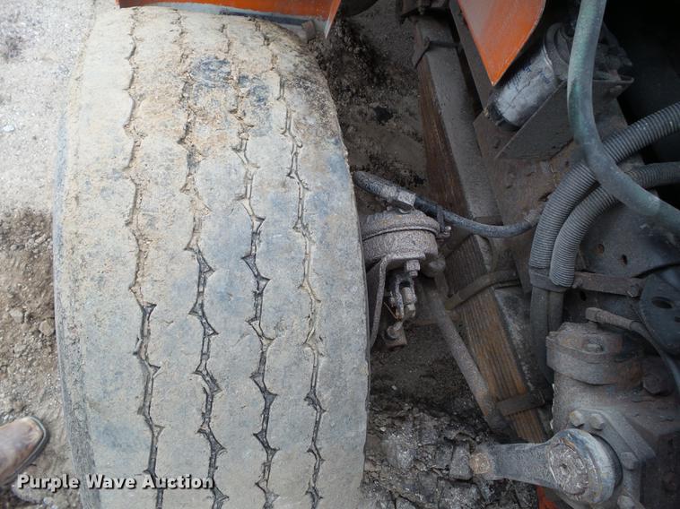 image for item DZ9330 1994 International 4900 dump truck