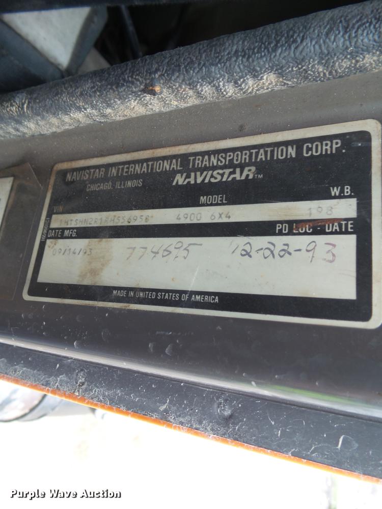 image for item DZ9330 1994 International 4900 dump truck