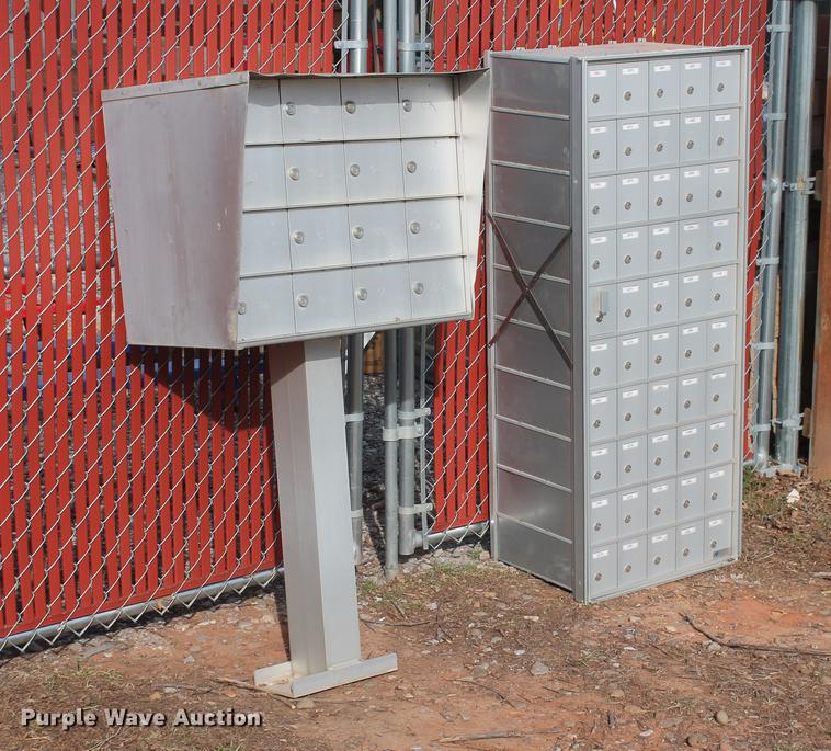 image for item DZ9862 (28) Florence Mfg. aluminum mailboxes