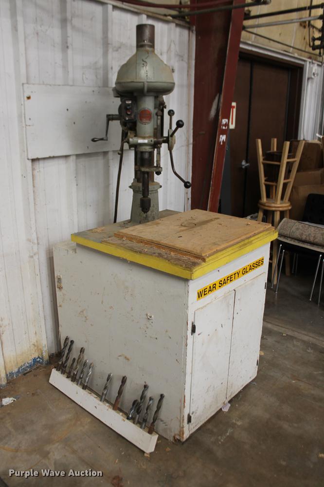 image for item DZ9864 Walker Turner drill press