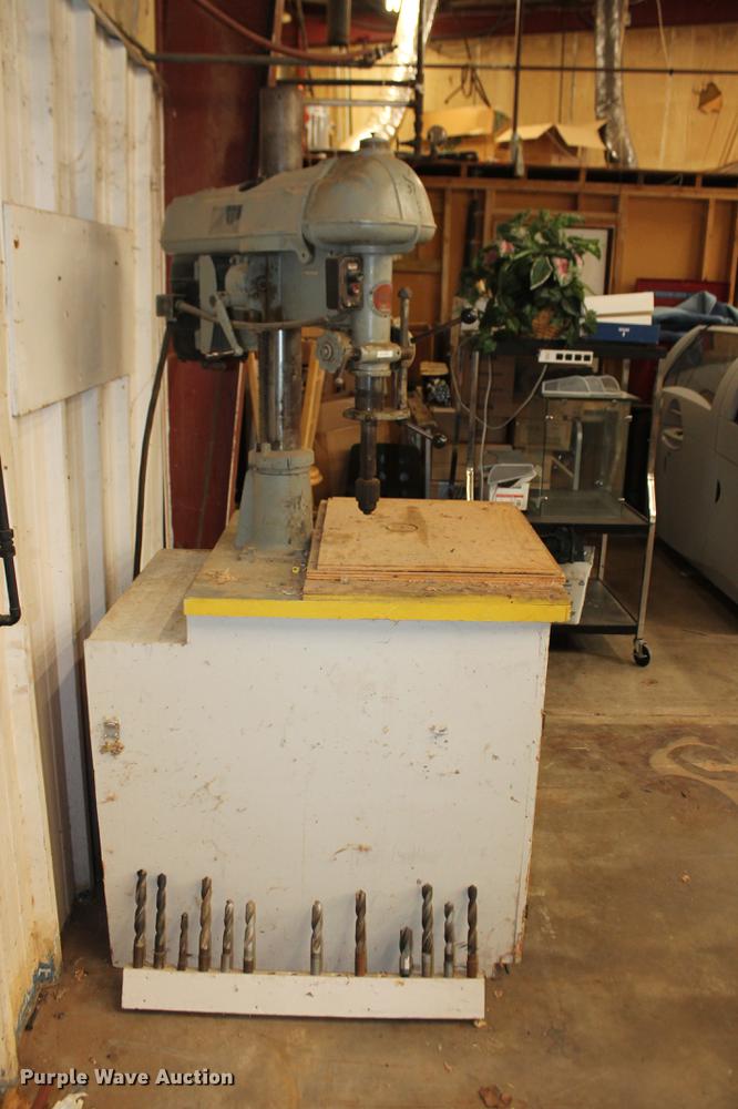 image for item DZ9864 Walker Turner drill press