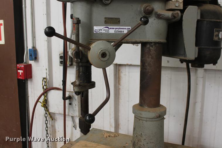 image for item DZ9864 Walker Turner drill press