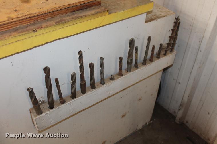 image for item DZ9864 Walker Turner drill press