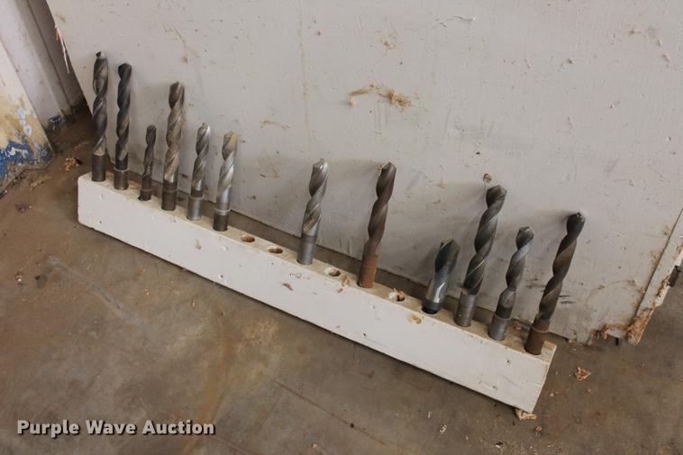 image for item DZ9864 Walker Turner drill press