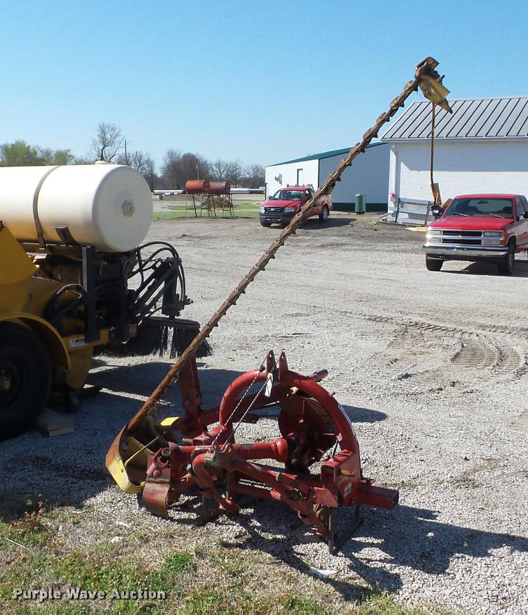 image for item EI9788 New Holland 451 sickle bar mower