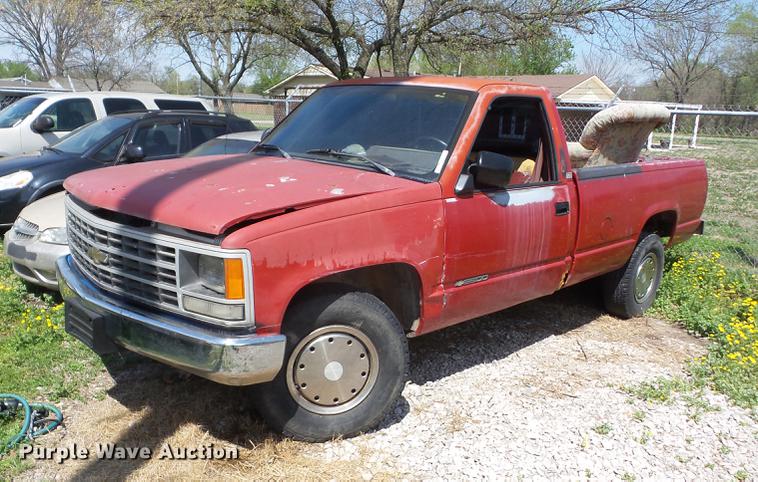 image for item EI9796 1989 Chevrolet 2500 pickup truck