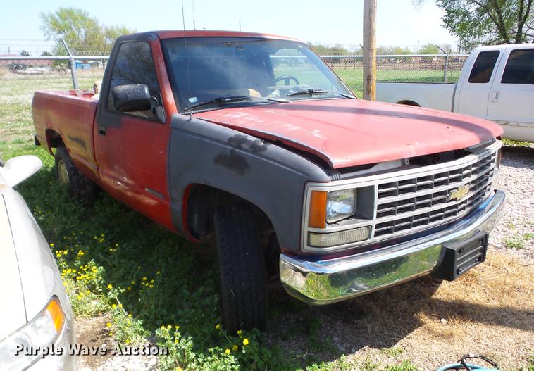 image for item EI9796 1989 Chevrolet 2500 pickup truck