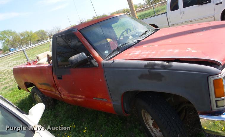 image for item EI9796 1989 Chevrolet 2500 pickup truck