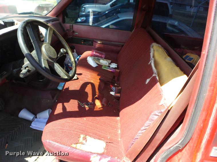 image for item EI9796 1989 Chevrolet 2500 pickup truck