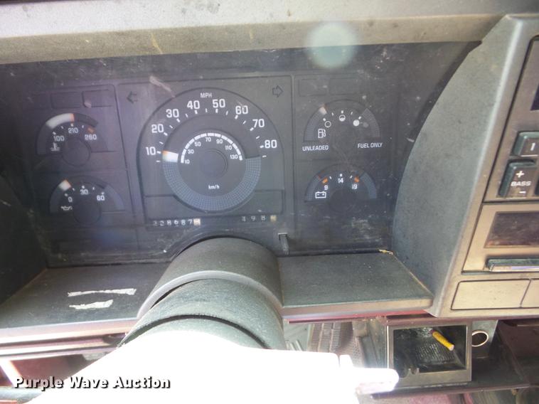 image for item EI9796 1989 Chevrolet 2500 pickup truck