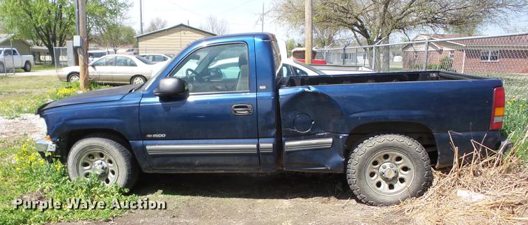 image for item EI9797 2001 Chevrolet Silverado 1500 pickup truck