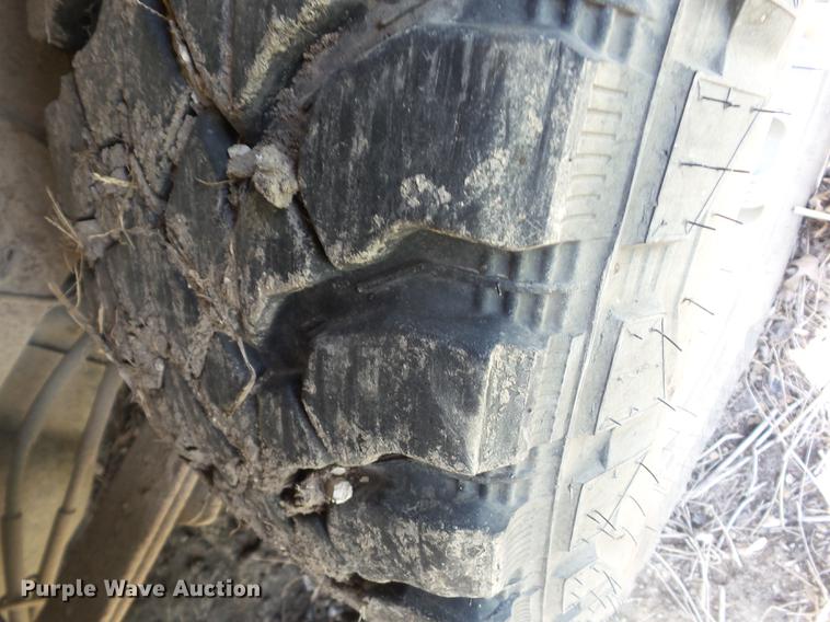 image for item EI9797 2001 Chevrolet Silverado 1500 pickup truck